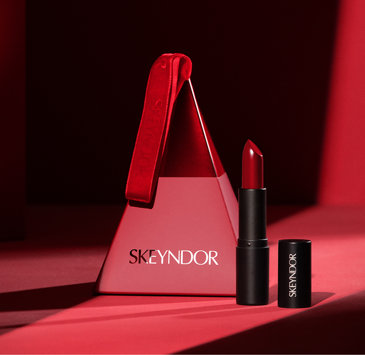 GLOW IN RED LIPENSTIFT