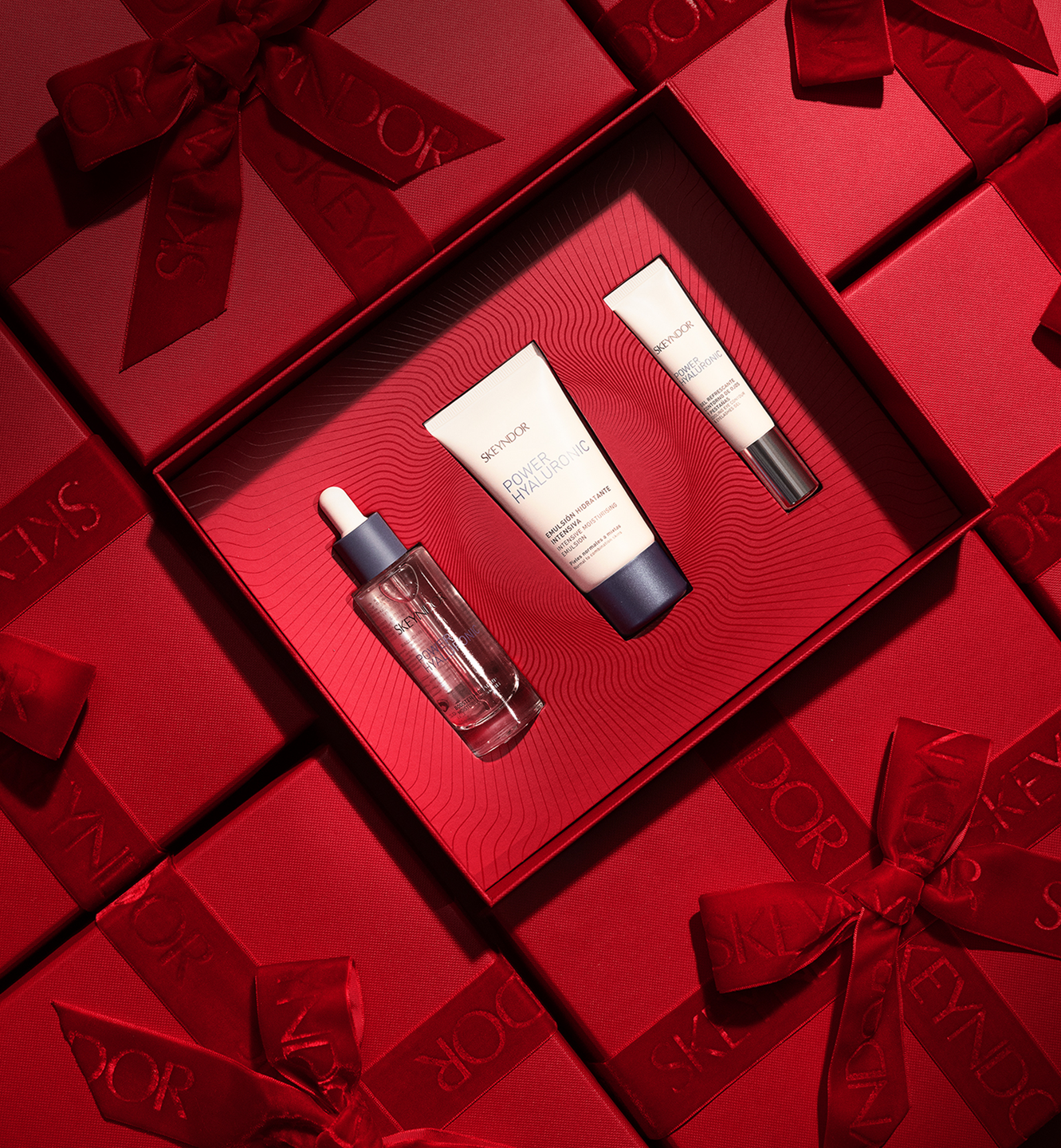 POWER HYALURONIC CHRISTMAS KIT 2025 (EMULSION)